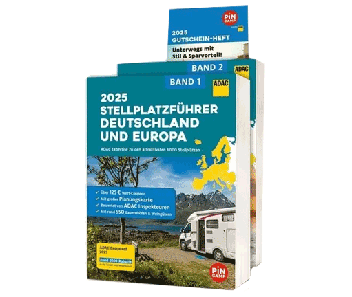 ADAC-Campingführer 2025 mit Wohnmobilbild, blauem Titel und gelbem ADAC-Logo. Enthält Gutscheinheft.